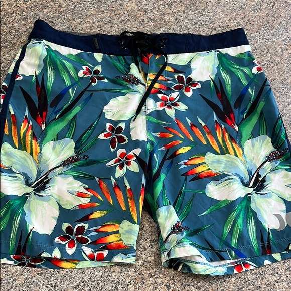 Hurley Other - Hurley Phantom Garden 2.0 18 inch size 29